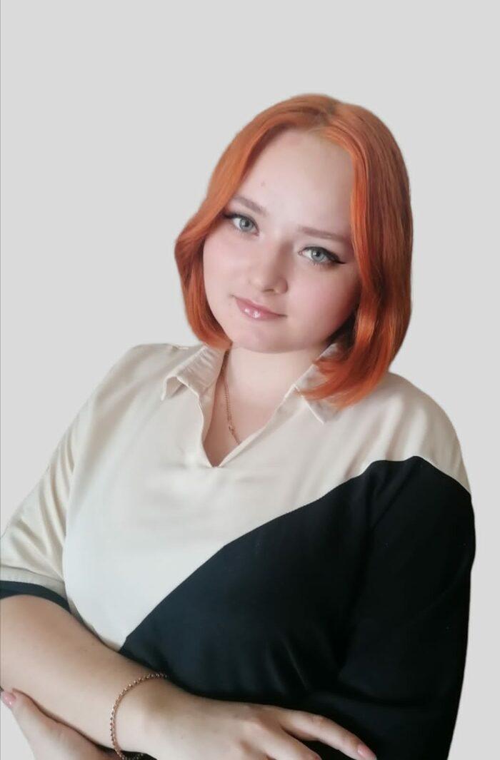 Галина Городецкая - Мудрый наставник с богатым опытом работы с детьми.
