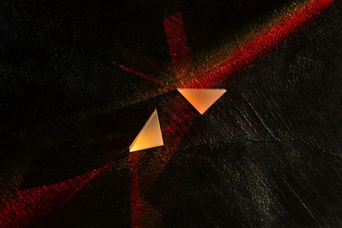 lights-prisms-effect-close-up.jpg