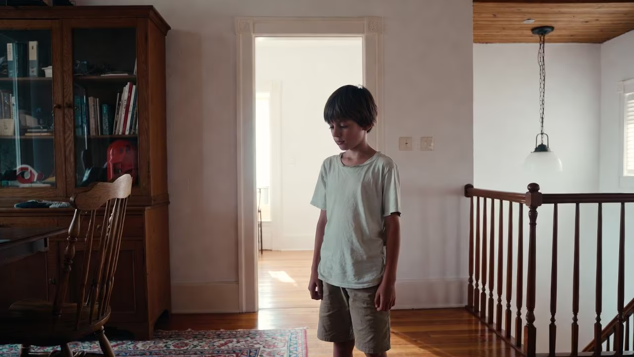 С какого возраста можно оставлять ребенка одного дома по закону РФ в 2026 году: рекомендации, исследования