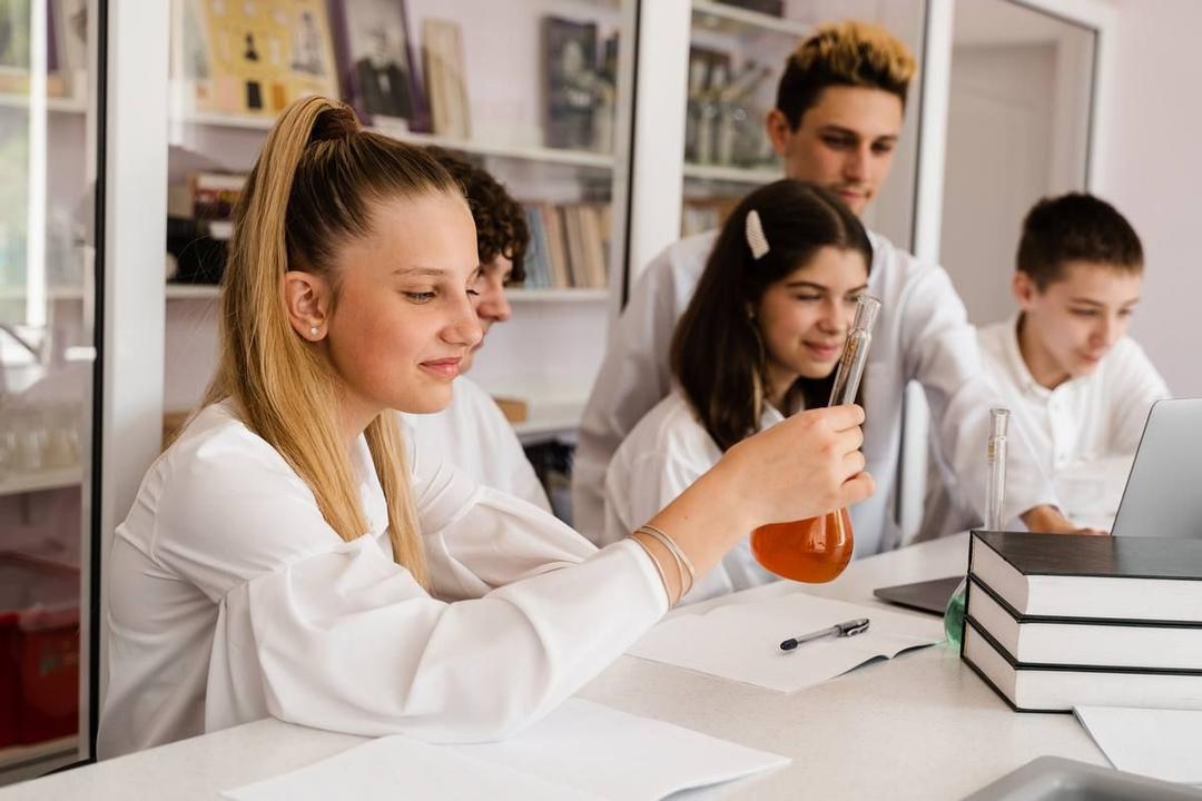 Востребованные профессии в колледжах: кем стать после 9 или 11 класса