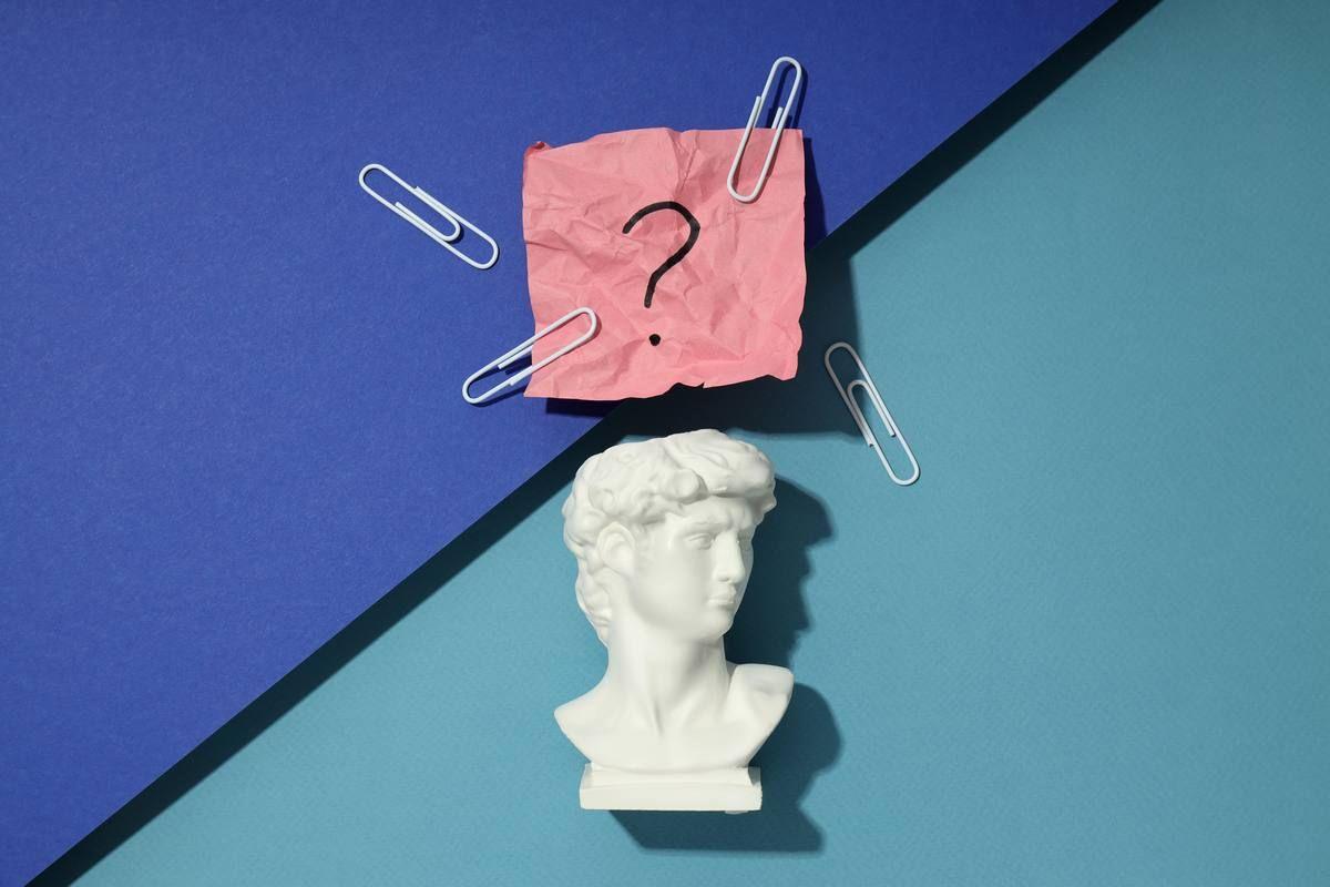 concept-problems-with-memory-amnesia-disease-two-tone-background_m.jpg